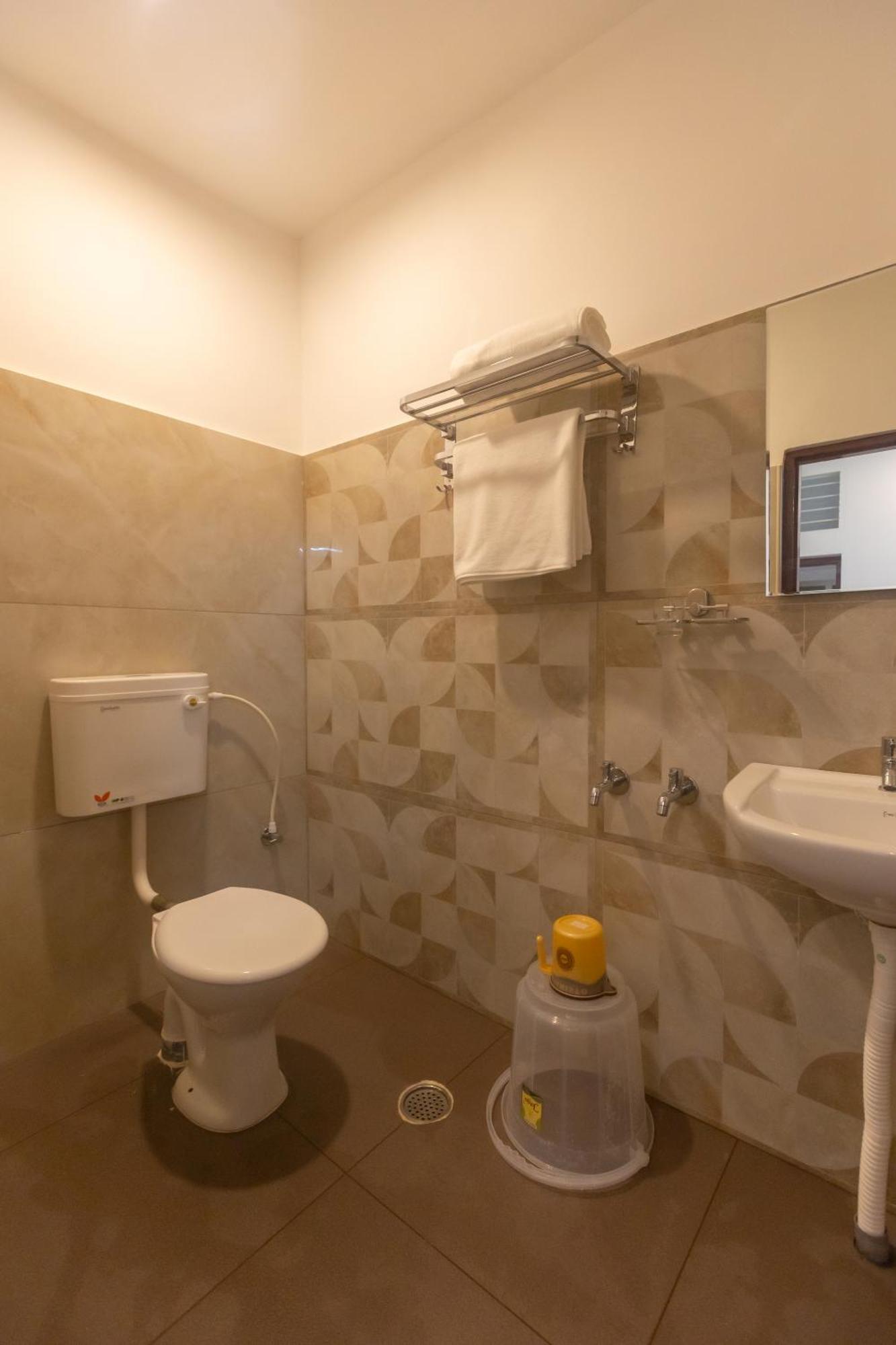 Sri Ramakrishna Hotel Bangalore Extérieur photo