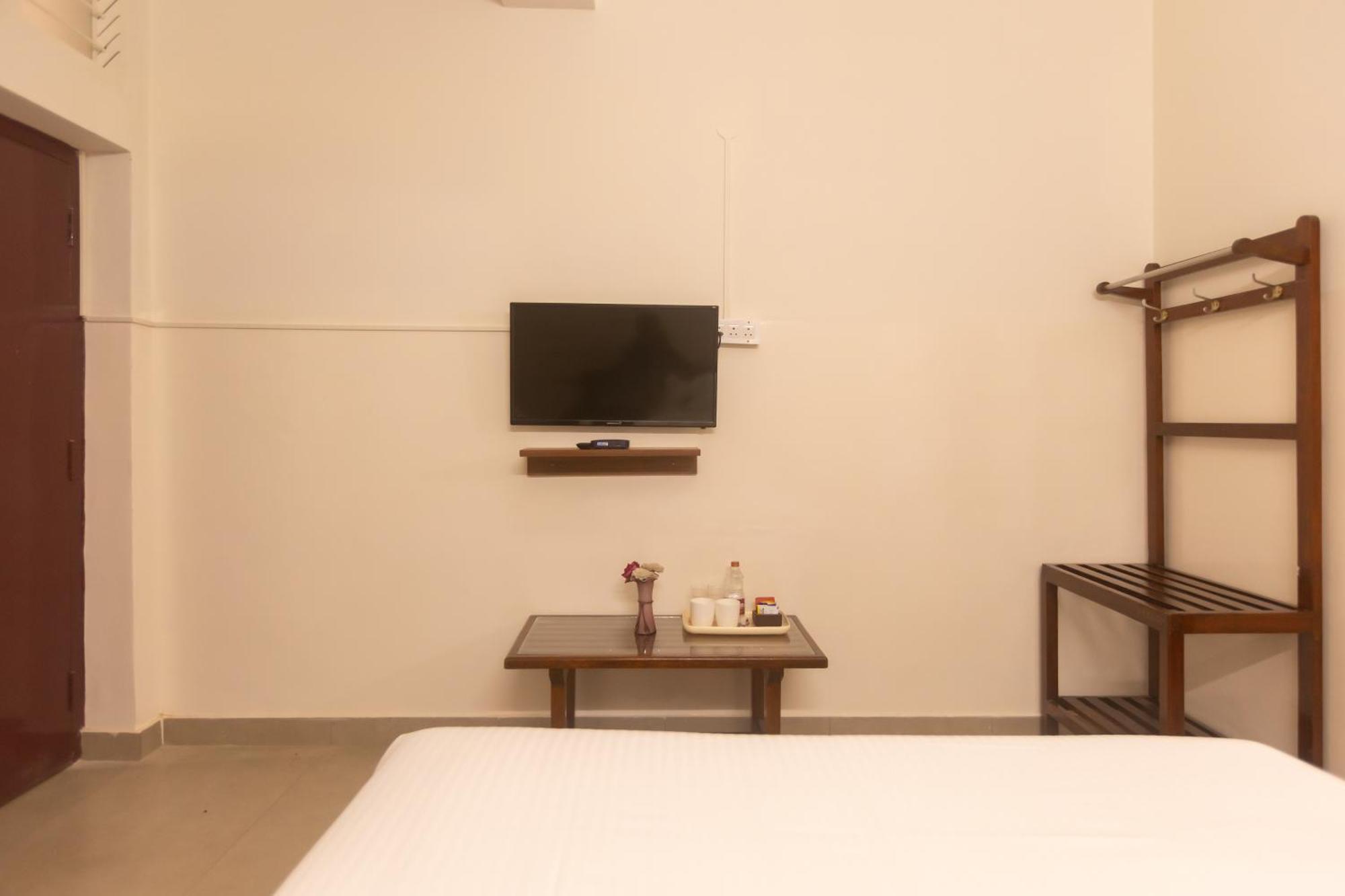 Sri Ramakrishna Hotel Bangalore Extérieur photo