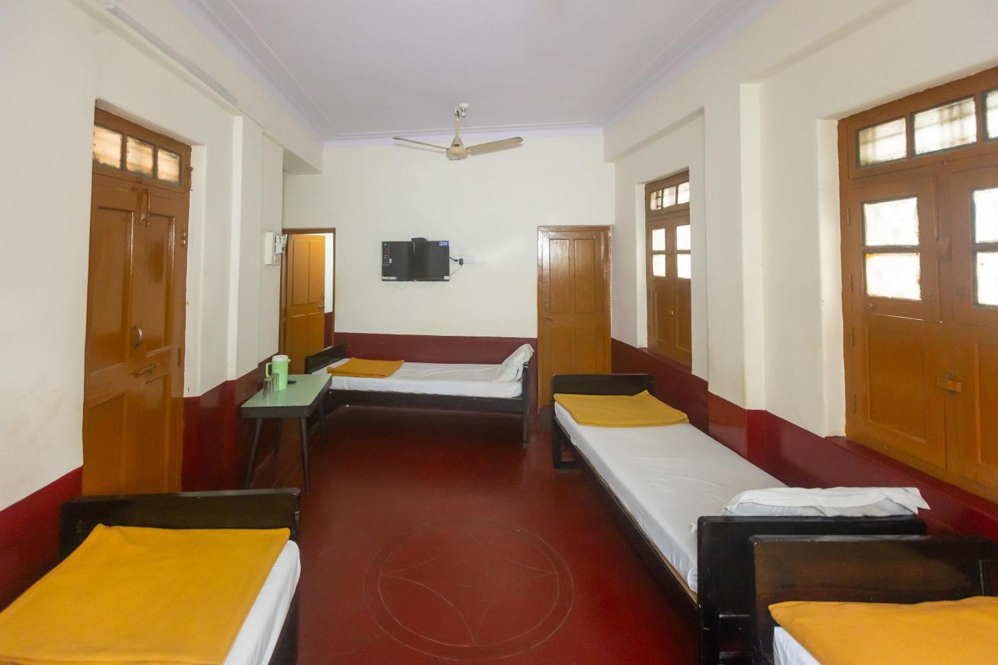 Sri Ramakrishna Hotel Bangalore Extérieur photo