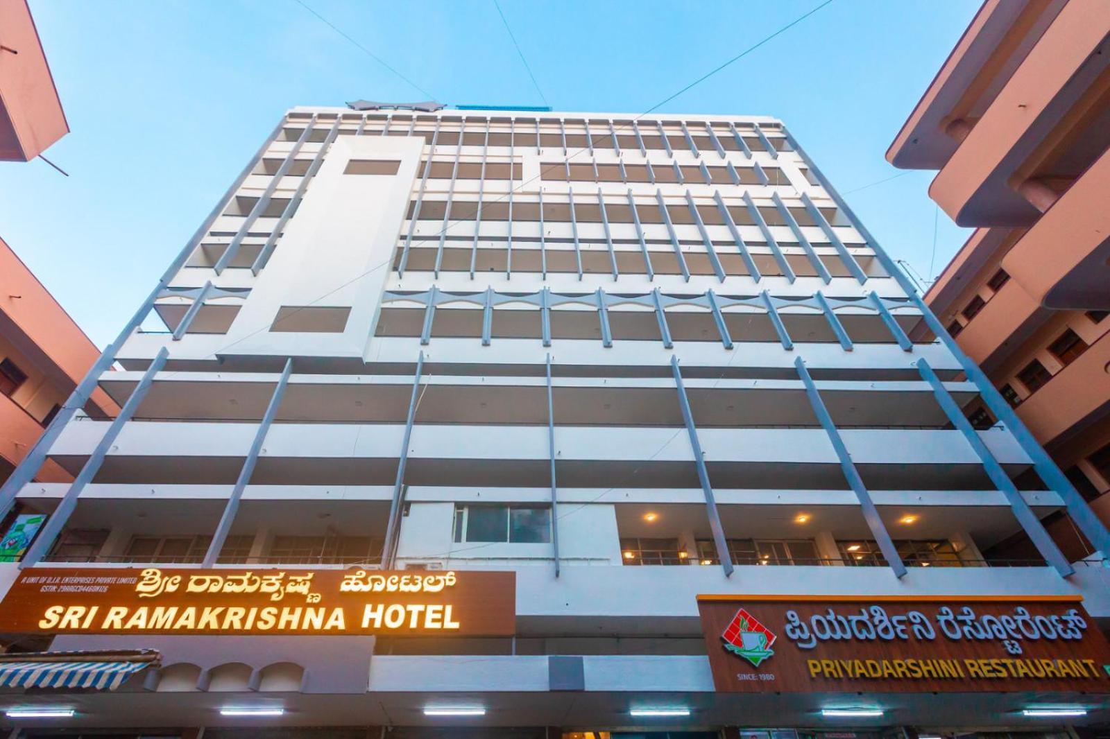 Sri Ramakrishna Hotel Bangalore Extérieur photo