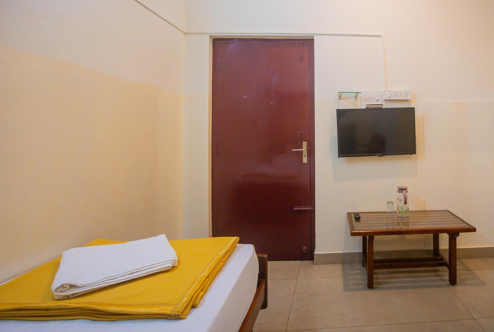 Sri Ramakrishna Hotel Bangalore Extérieur photo