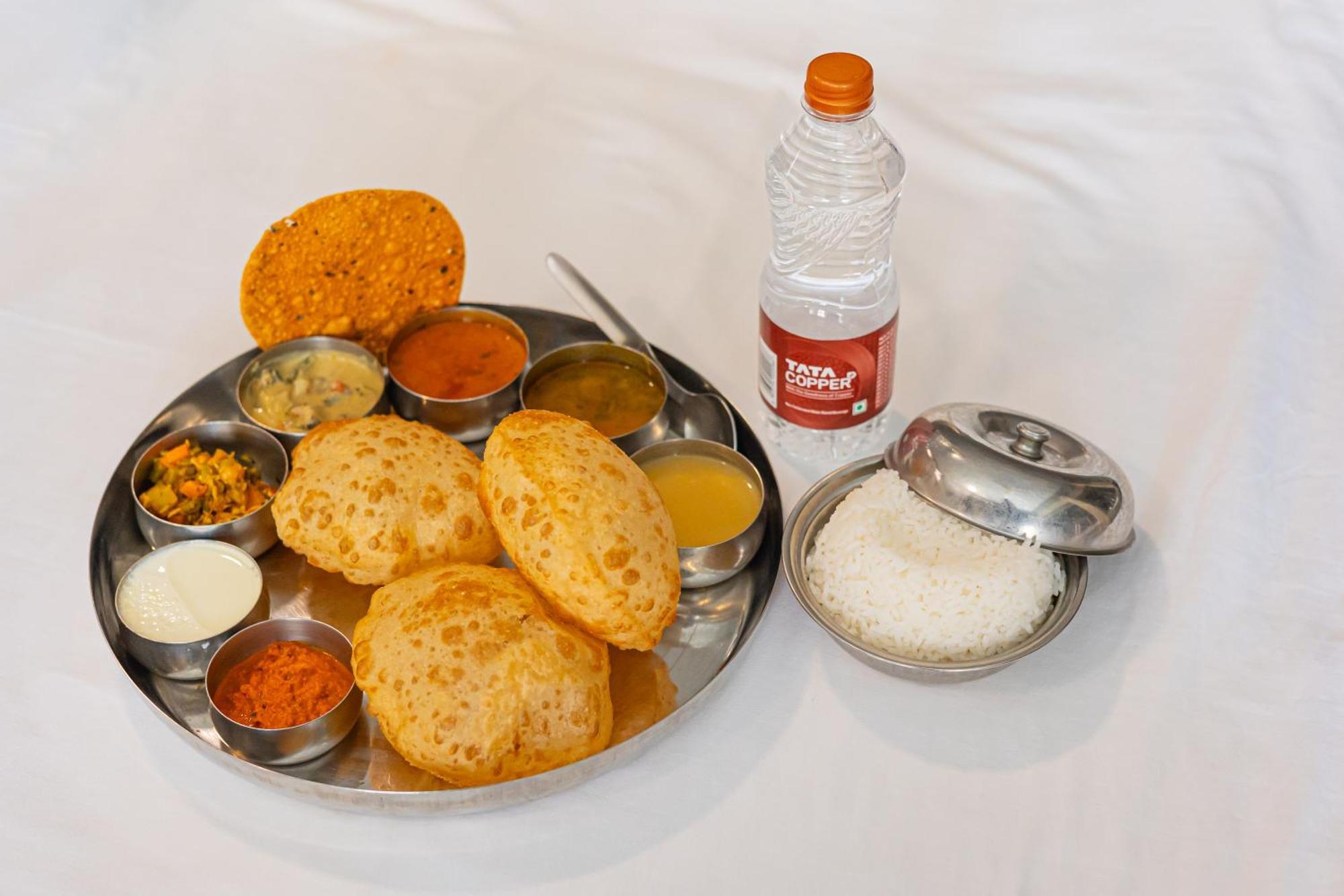 Sri Ramakrishna Hotel Bangalore Extérieur photo