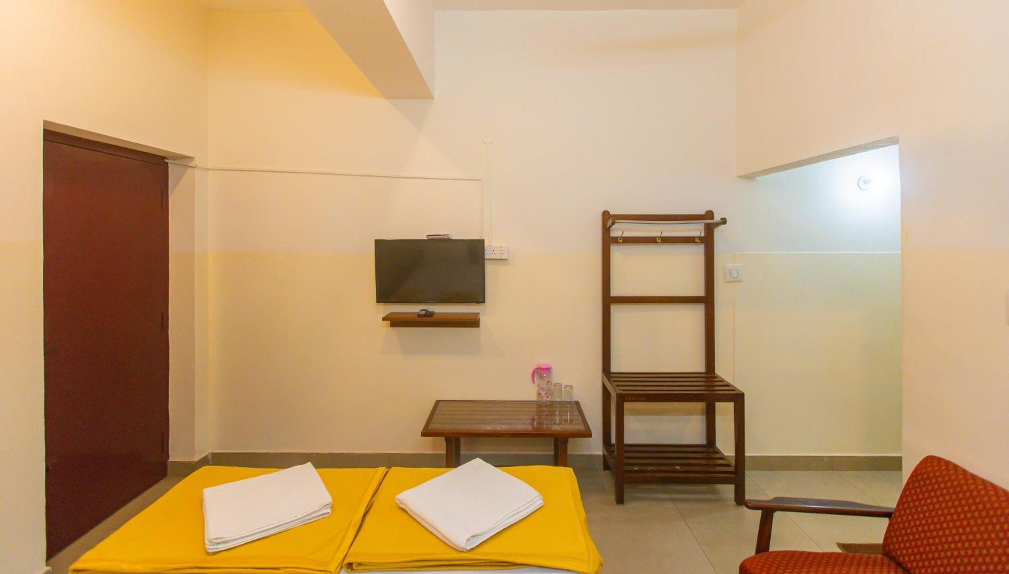 Sri Ramakrishna Hotel Bangalore Extérieur photo